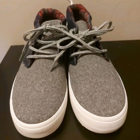 Old Navy Kids US Size 2 - Picture 2 of 5